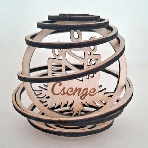 Gömbhatású karácsonyfadísz, egyedi névvel